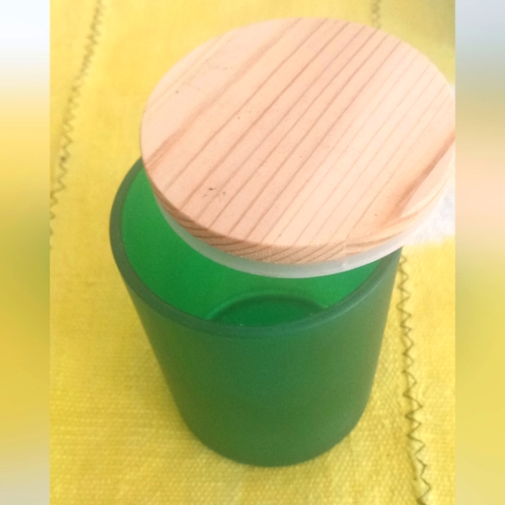 Multi Colores 6 Jars with Wooden Suction Lid